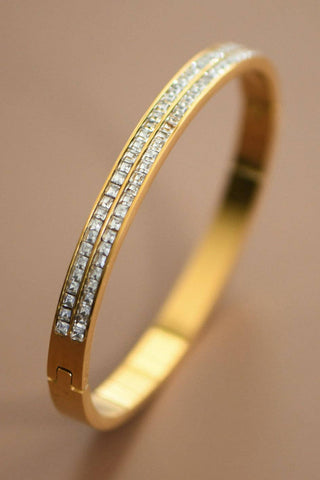 Iliana Bangle