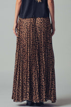 Sophisticated Leopard Pleated Skirt