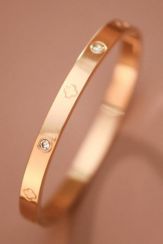 Isabella Bangle
