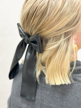 The Frances Bow in Black