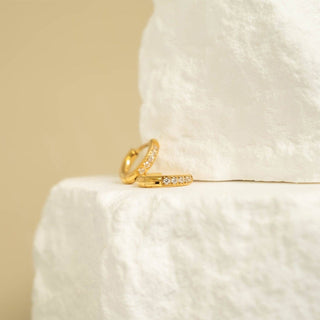 Mini Huggie 18K Earring