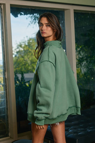 DILLY DALLY Mockneck Sweatshirt