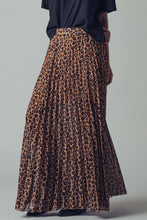 Sophisticated Leopard Pleated Skirt