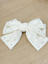 The Caroline Pearl Bow in Ivory