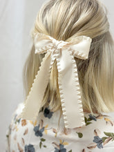 Delilah Bow in Ivory