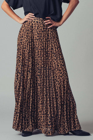 Sophisticated Leopard Pleated Skirt