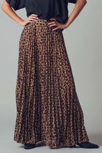 Sophisticated Leopard Pleated Skirt