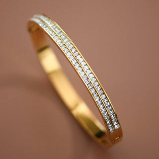 Iliana Bangle