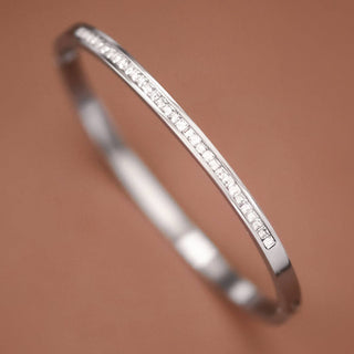Oriana Bangle
