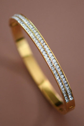 Iliana Bangle